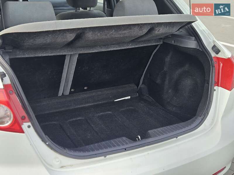 Хэтчбек Chevrolet Lacetti 2006 в Одессе фото 15 Хэтчбек Chevrolet Lacetti 2006 в Одессе