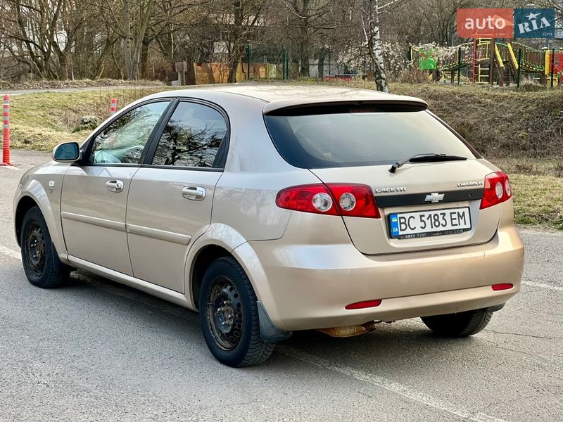 Хэтчбек Chevrolet Lacetti 2011 в Львове