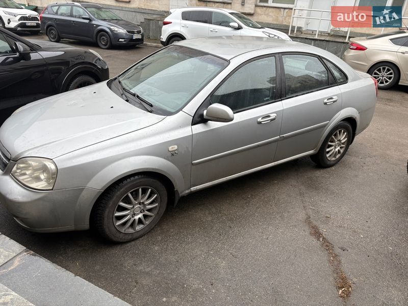 Седан Chevrolet Lacetti 2004 в Киеве