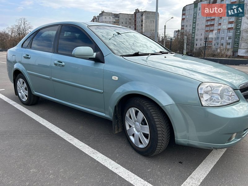 Седан Chevrolet Lacetti 2004 в Чернигове