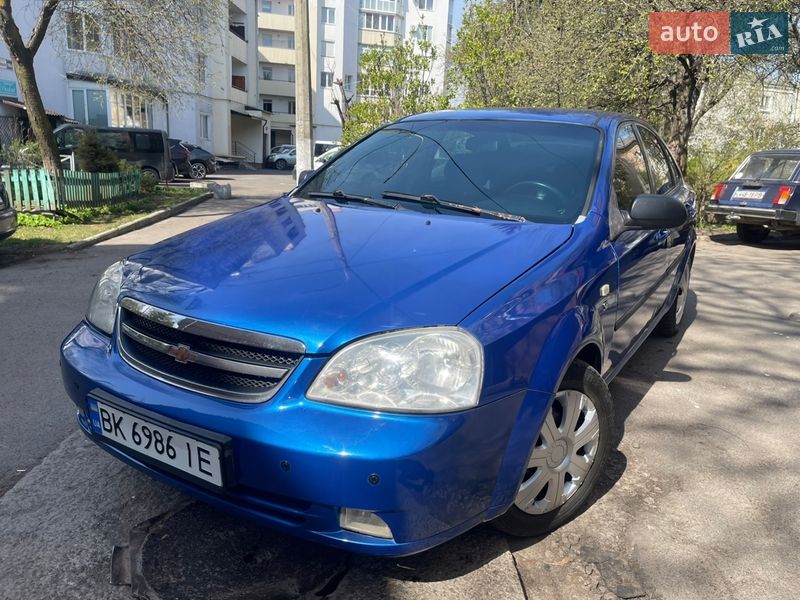 Седан Chevrolet Lacetti 2005 в Ровно