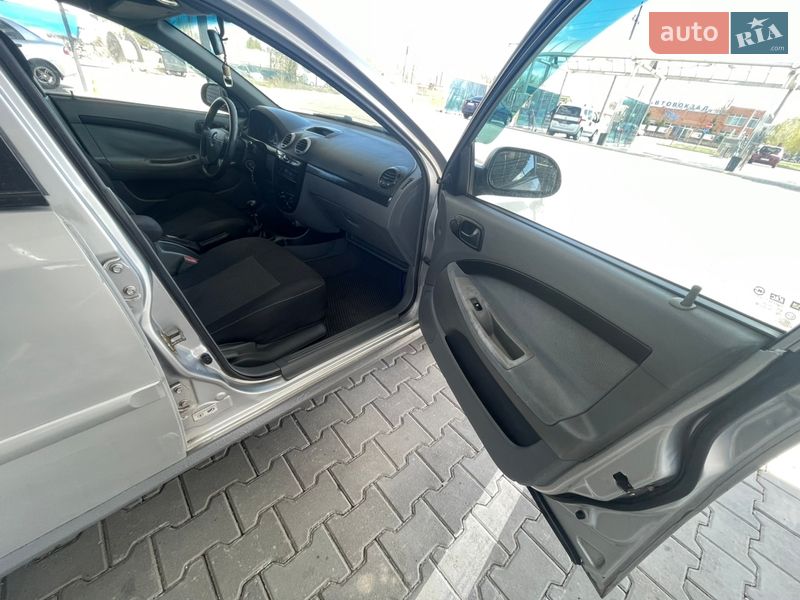 Хэтчбек Chevrolet Lacetti 2005 в Николаеве фото 19 Хэтчбек Chevrolet Lacetti 2005 в Николаеве