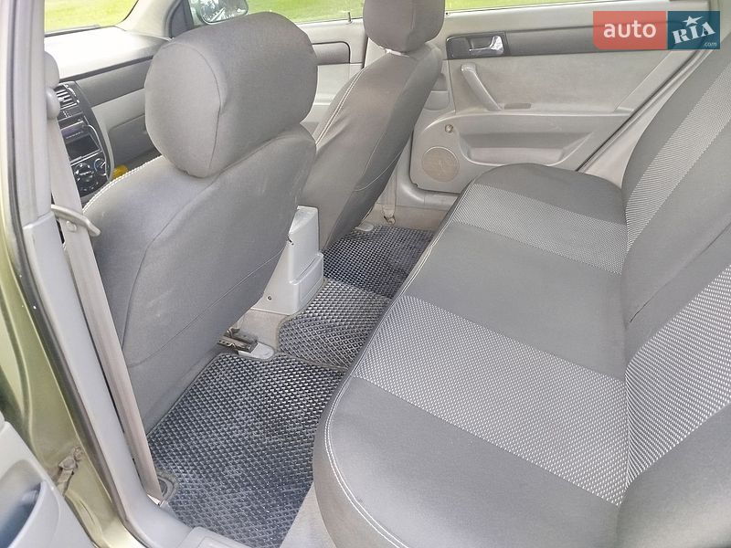 Седан Chevrolet Lacetti 2004 в Павлограде