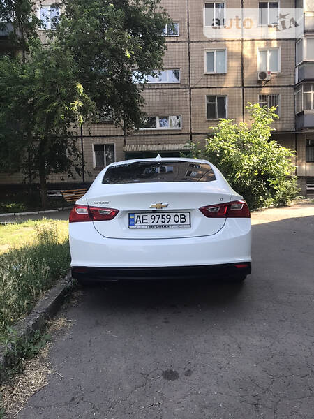 Седан Chevrolet Malibu 2016 в Кривому Розі