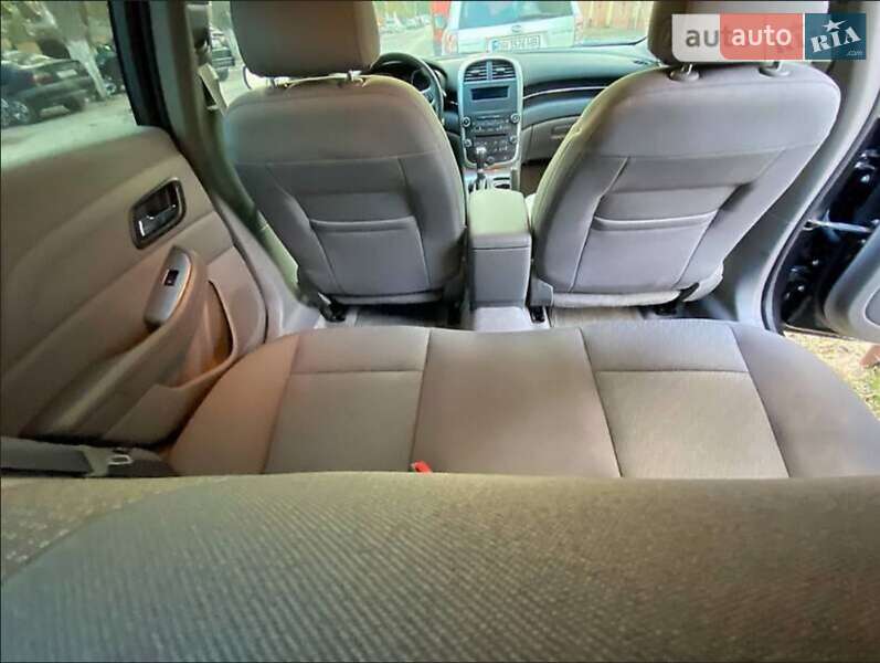 Седан Chevrolet Malibu 2014 в Ужгороді