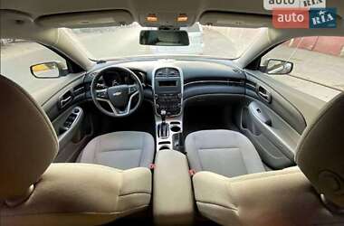 Седан Chevrolet Malibu 2014 в Ужгороді