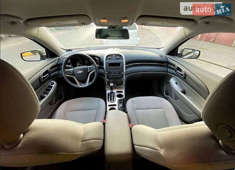 Седан Chevrolet Malibu 2014 в Ужгороді