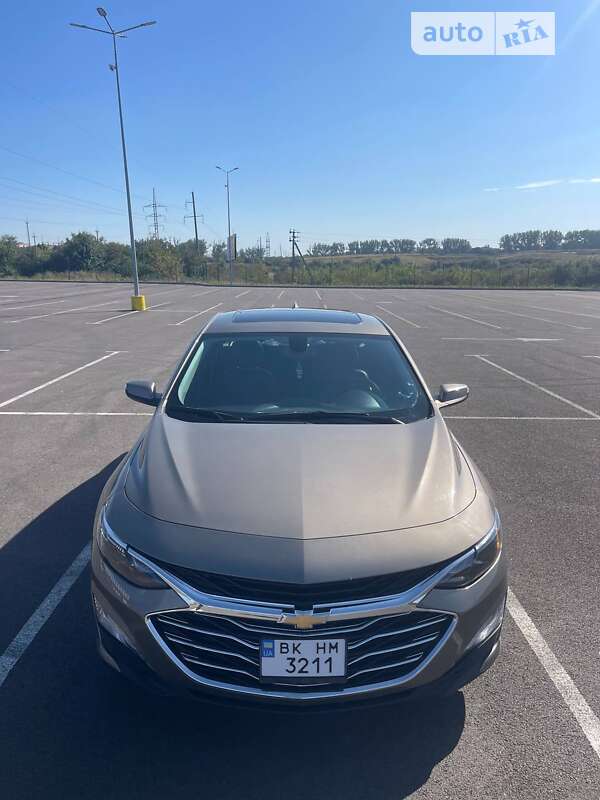 Седан Chevrolet Malibu 2019 в Ровно