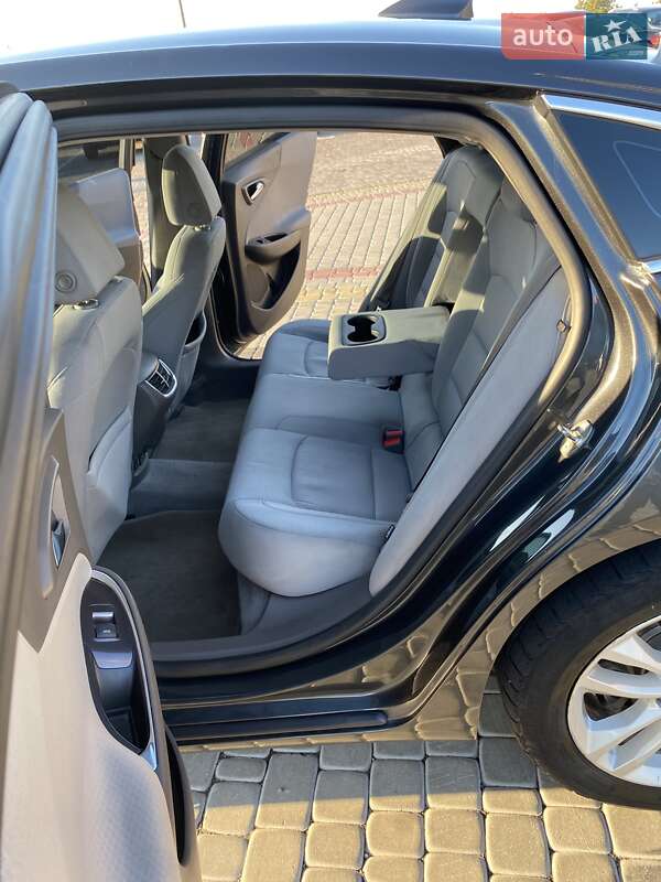 Седан Chevrolet Malibu 2015 в Киеве