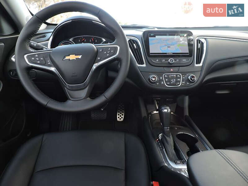 Седан Chevrolet Malibu 2017 в Днепре