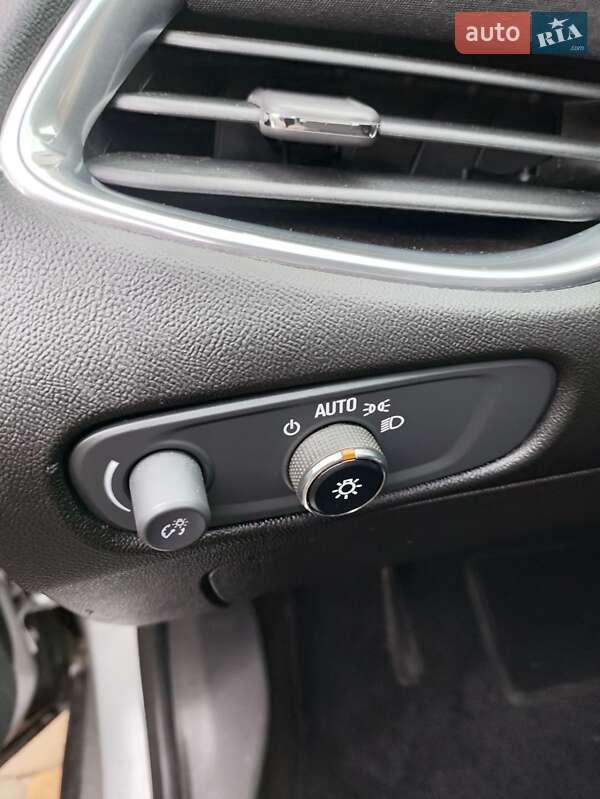 Седан Chevrolet Malibu 2016 в Вышгороде