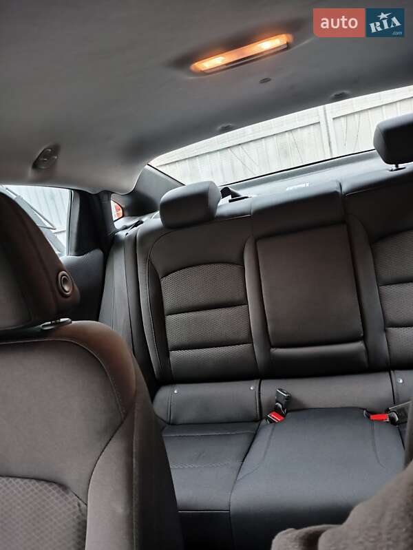 Седан Chevrolet Malibu 2016 в Вышгороде