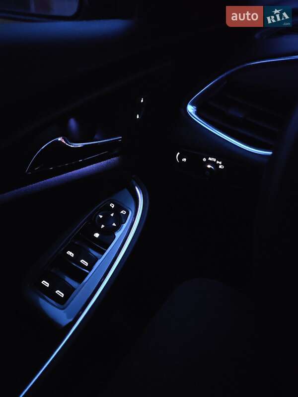 Седан Chevrolet Malibu 2016 в Вышгороде