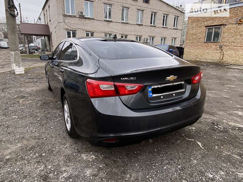 Седан Chevrolet Malibu 2018 в Киеве