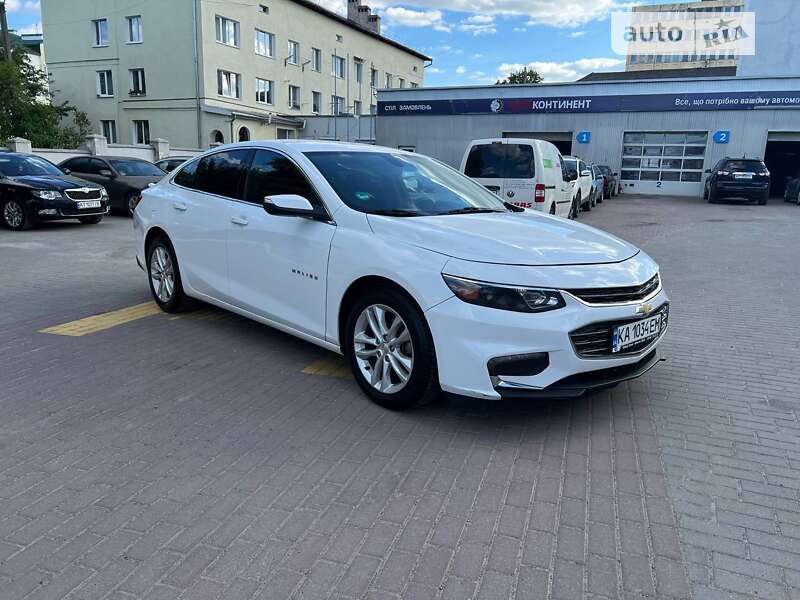 Седан Chevrolet Malibu 2017 в Ивано-Франковске