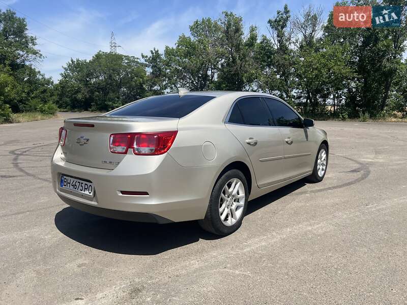 Седан Chevrolet Malibu 2015 в Овідіополі