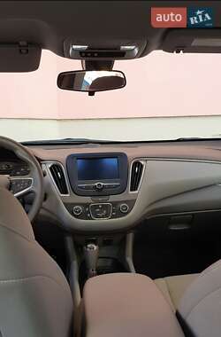 Седан Chevrolet Malibu 2016 в Івано-Франківську
