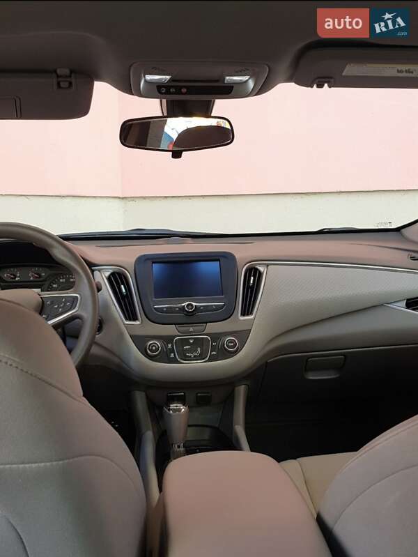 Седан Chevrolet Malibu 2016 в Івано-Франківську