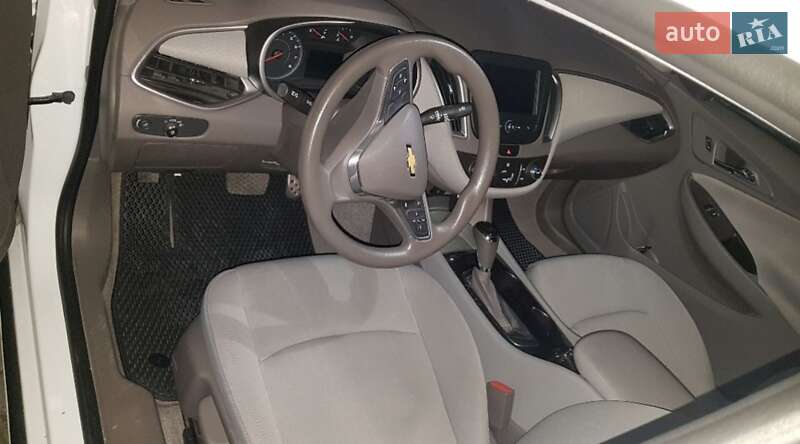 Седан Chevrolet Malibu 2016 в Івано-Франківську