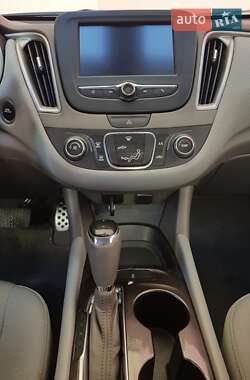 Седан Chevrolet Malibu 2016 в Івано-Франківську