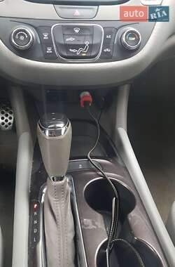 Седан Chevrolet Malibu 2016 в Івано-Франківську