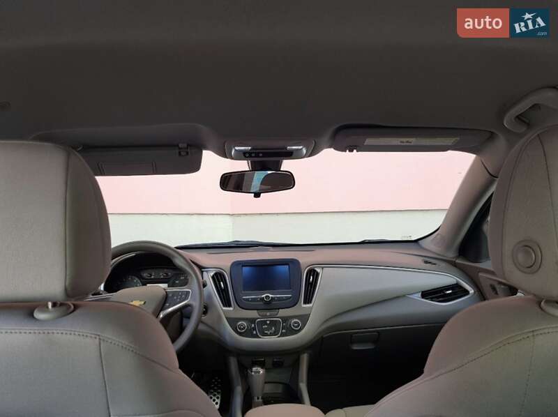 Седан Chevrolet Malibu 2016 в Івано-Франківську