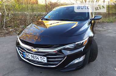 Седан Chevrolet Malibu 2022 в Львові