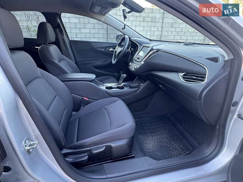 Седан Chevrolet Malibu 2017 в Кам'янському