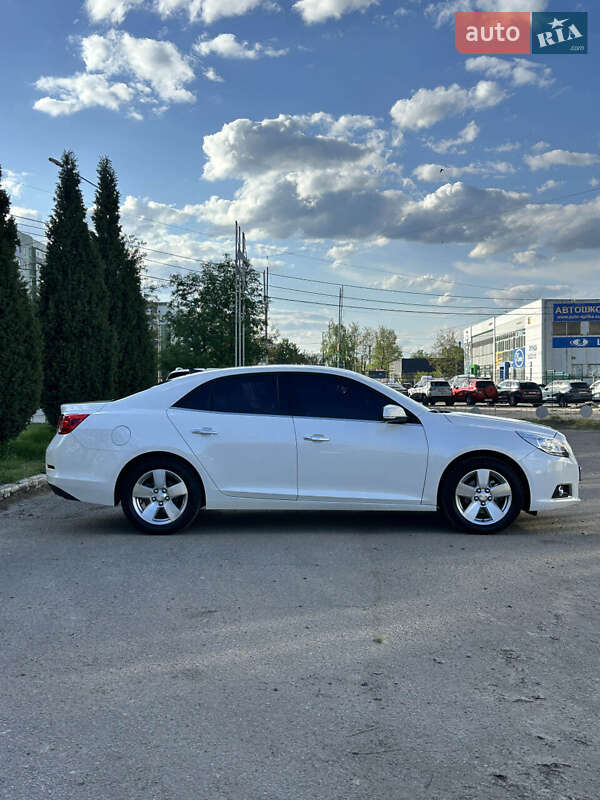 Седан Chevrolet Malibu 2016 в Сумах