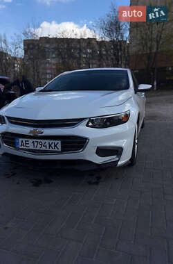 Седан Chevrolet Malibu 2016 в Кривом Роге
