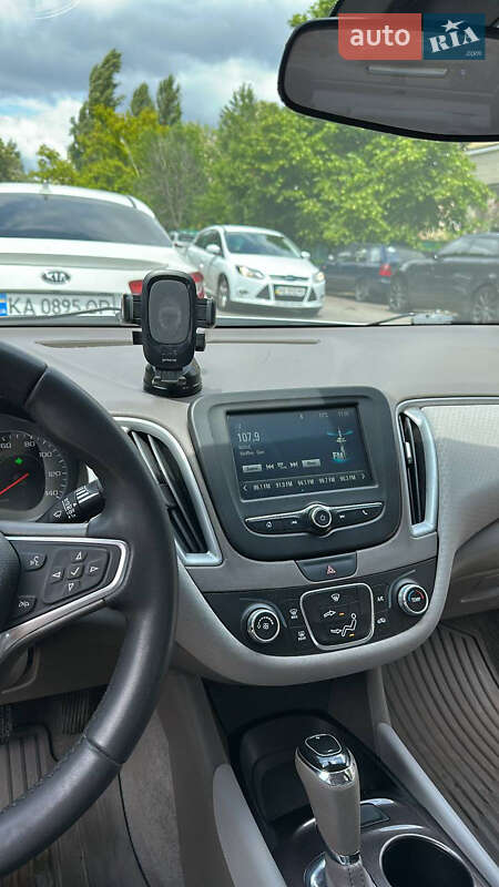 Седан Chevrolet Malibu 2017 в Киеве