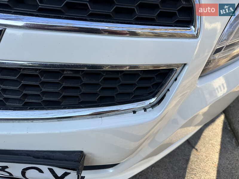 Седан Chevrolet Malibu 2013 в Києві