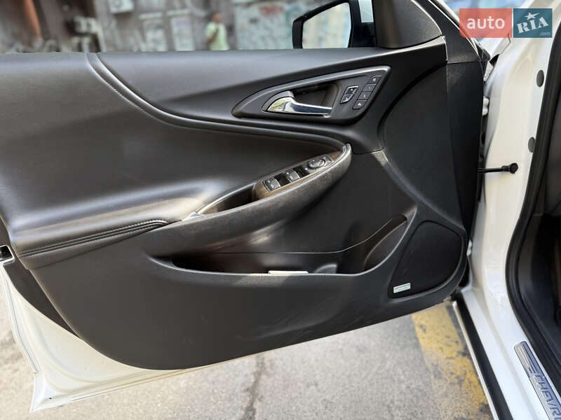 Седан Chevrolet Malibu 2016 в Киеве