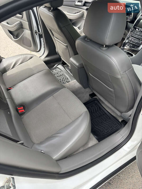 Седан Chevrolet Malibu 2015 в Лубнах