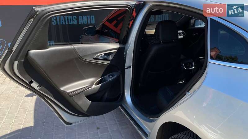 Седан Chevrolet Malibu 2016 в Виннице