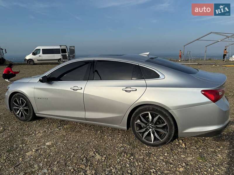 Седан Chevrolet Malibu 2017 в Львове