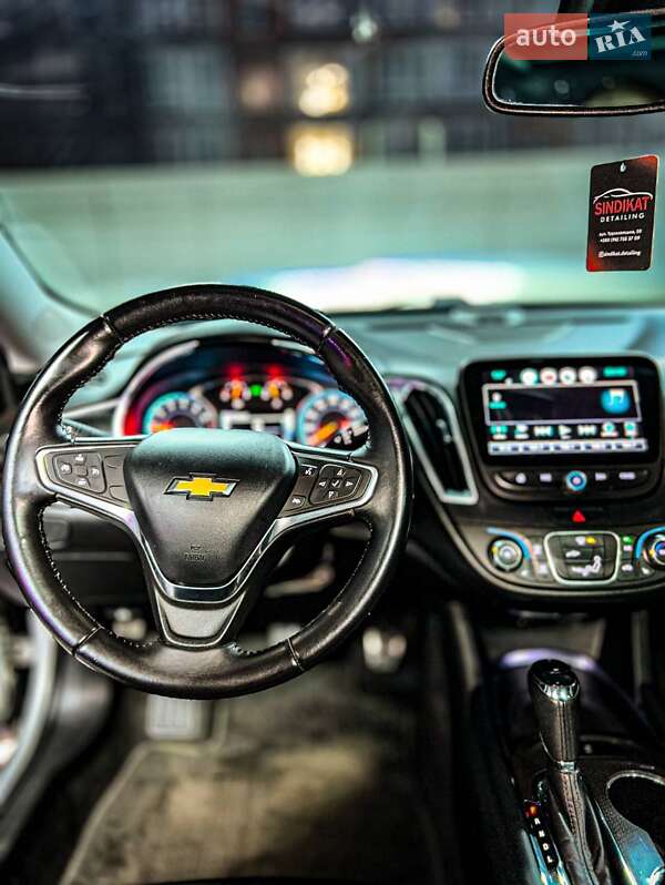 Седан Chevrolet Malibu 2017 в Львове