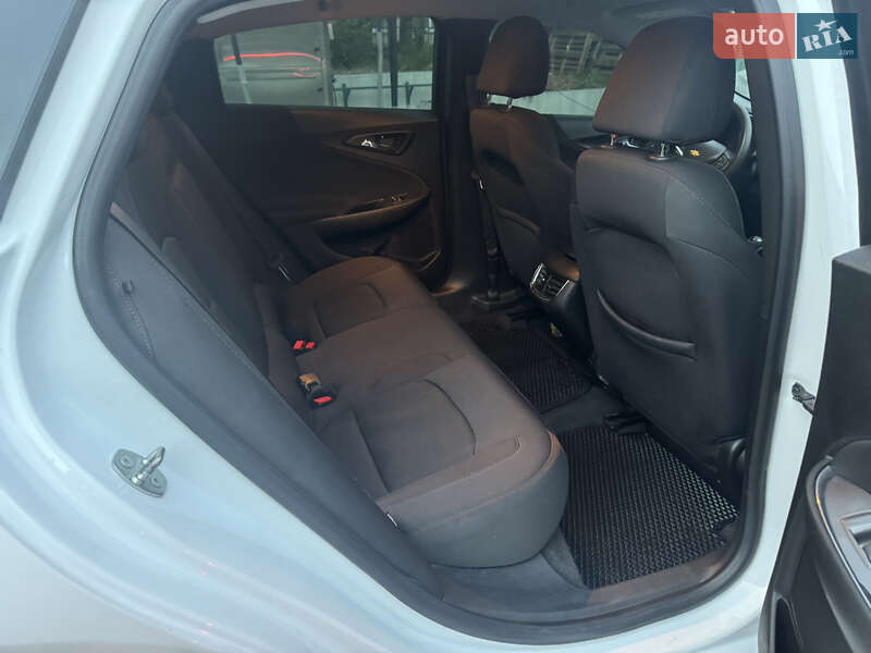 Седан Chevrolet Malibu 2016 в Запорожье