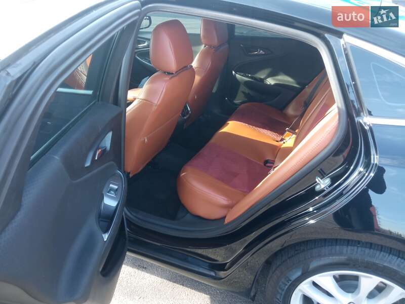 Седан Chevrolet Malibu 2016 в Києві