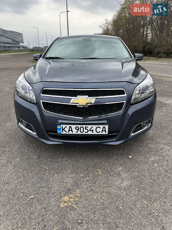 Седан Chevrolet Malibu 2013 в Львове