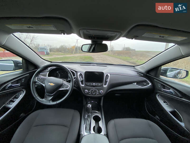 Седан Chevrolet Malibu 2016 в Кропивницком