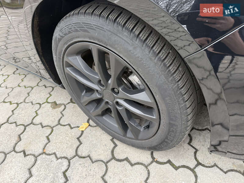 Седан Chevrolet Malibu 2018 в Павлограде