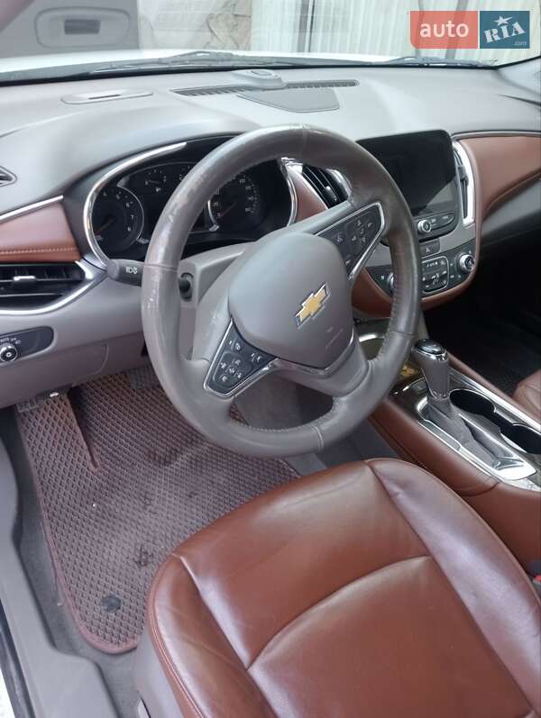 Седан Chevrolet Malibu 2016 в Роздільній