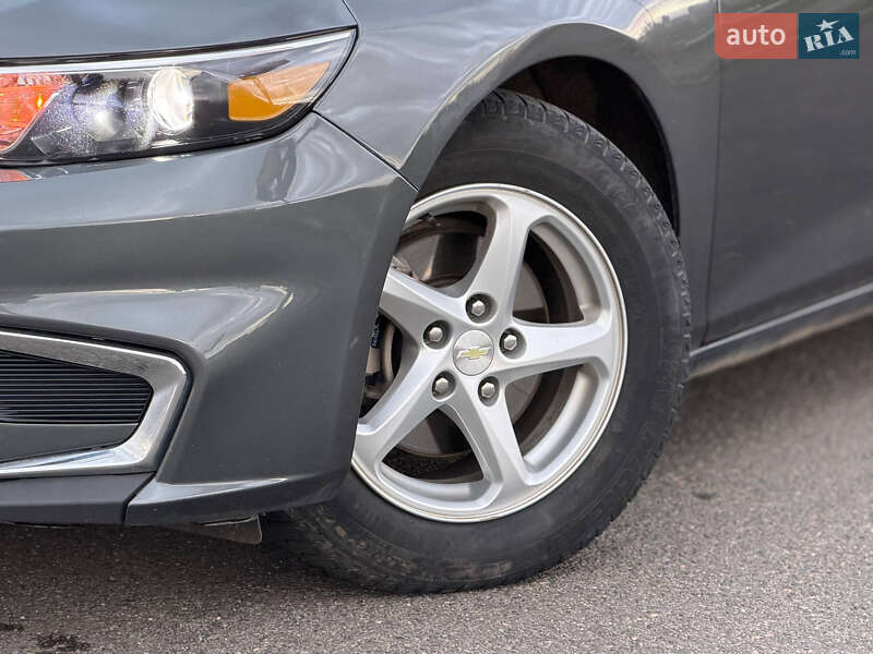 Седан Chevrolet Malibu 2017 в Кривом Роге