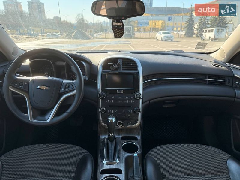 Седан Chevrolet Malibu 2015 в Киеве