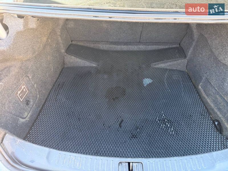 Седан Chevrolet Malibu 2015 в Киеве