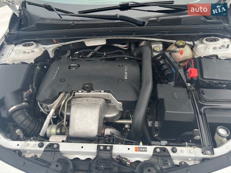 Седан Chevrolet Malibu 2017 в Киеве