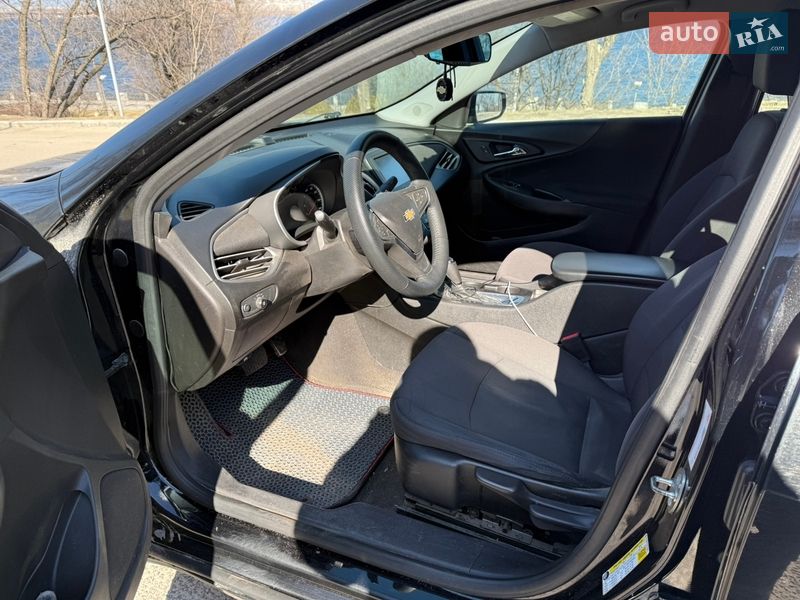 Седан Chevrolet Malibu 2017 в Дніпрі