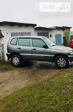 Внедорожник / Кроссовер Chevrolet Niva 2006 в 