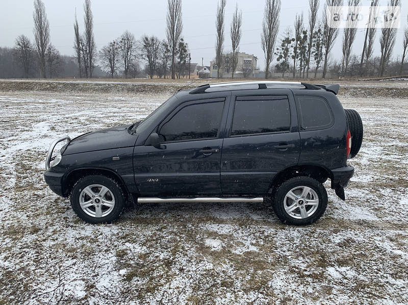 Внедорожник / Кроссовер Chevrolet Niva 2008 в Тростянце